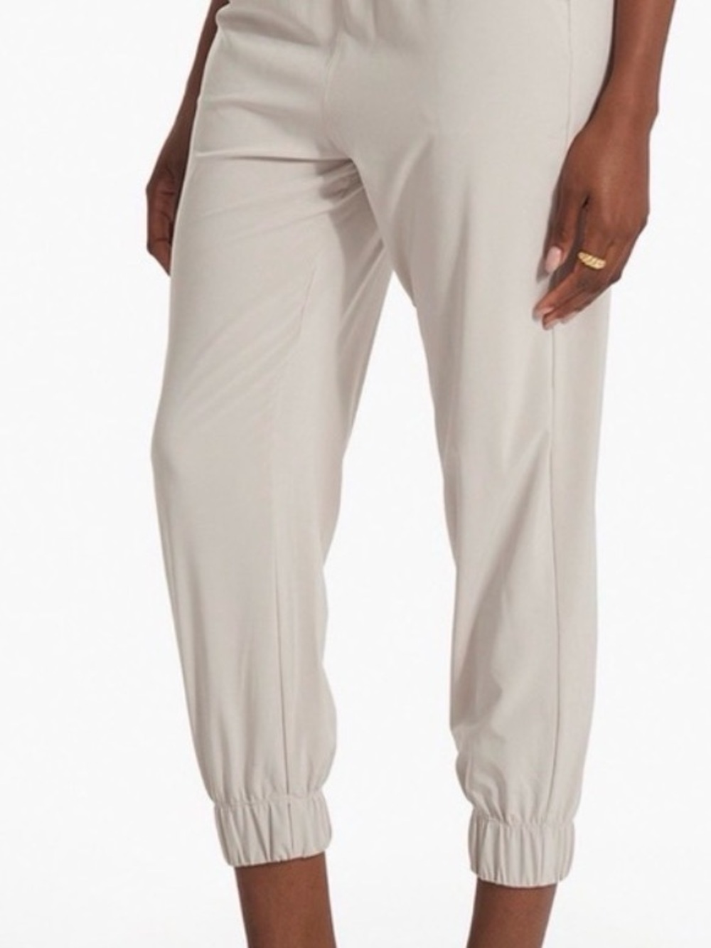 Vuori Villa Joggers Pants Light Gray Taupe Performance Travel Athleisure Medium